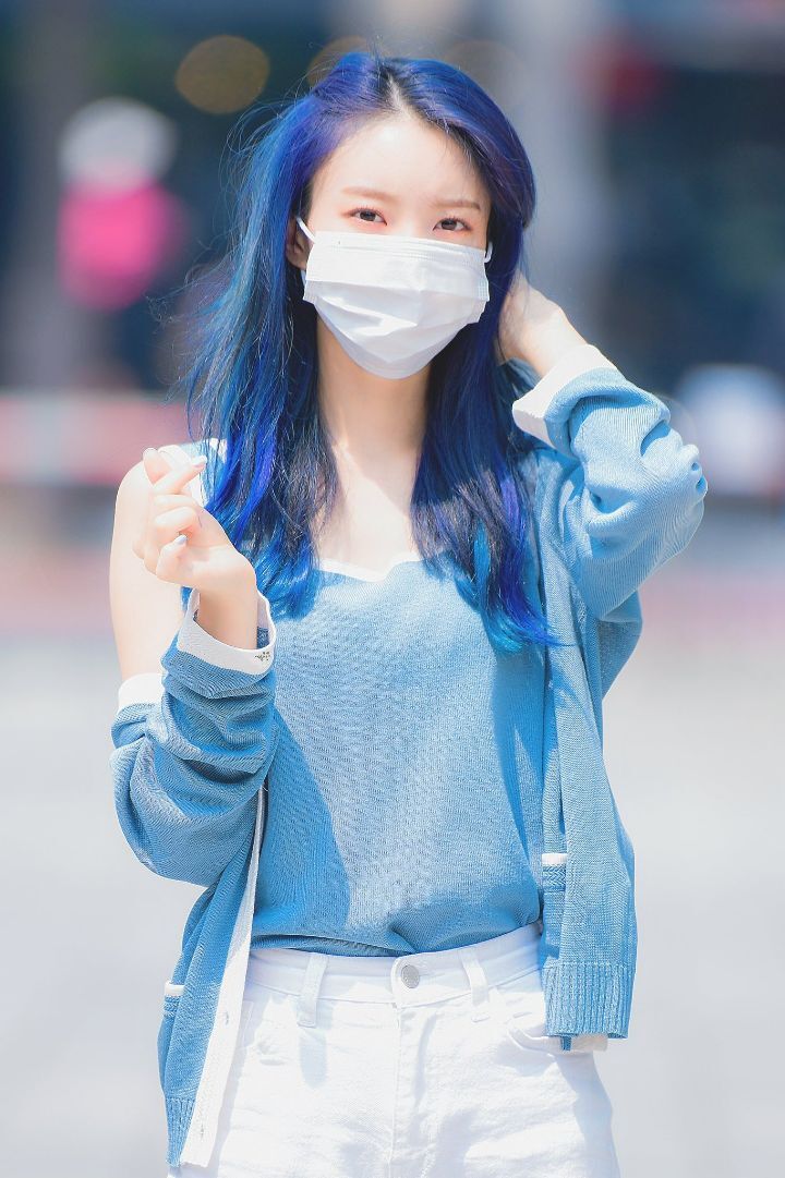 코발트블루 물결 눈부신 바다~ 헤엄치고 싶게 만드는 남녀아이돌 파란 머리 모음 | 인스티즈
