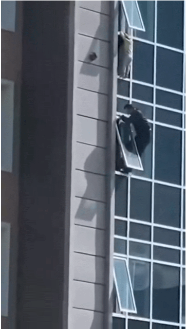 8층 창문 밖에서 3살 짜리 아이를 구한 사람 | 인스티즈