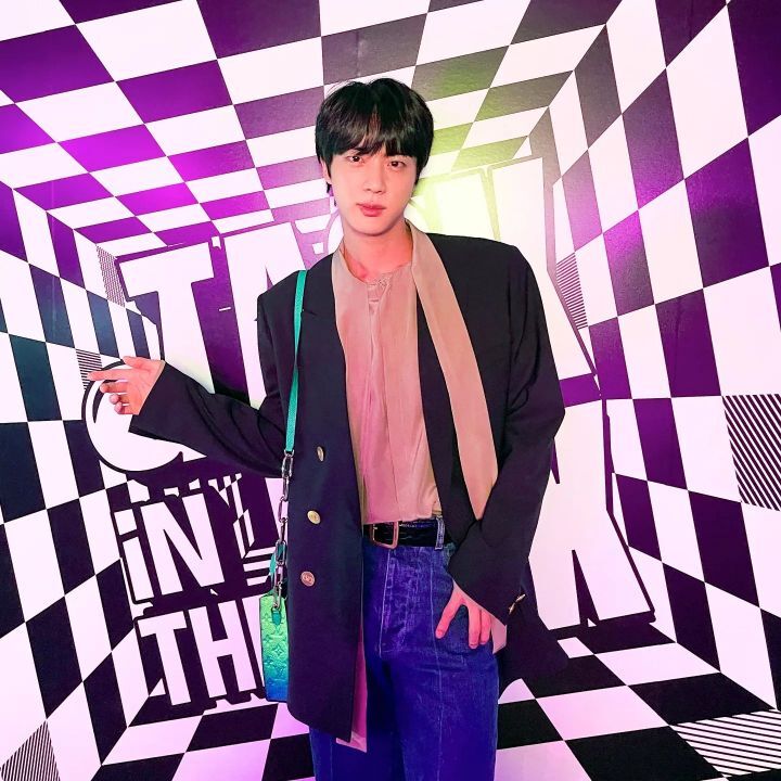 진이 제이홉 청음회 갔는데 사진이 하나도 안 뜬 이유 (feat. 파티에 초대받은 mbti I) | 인스티즈