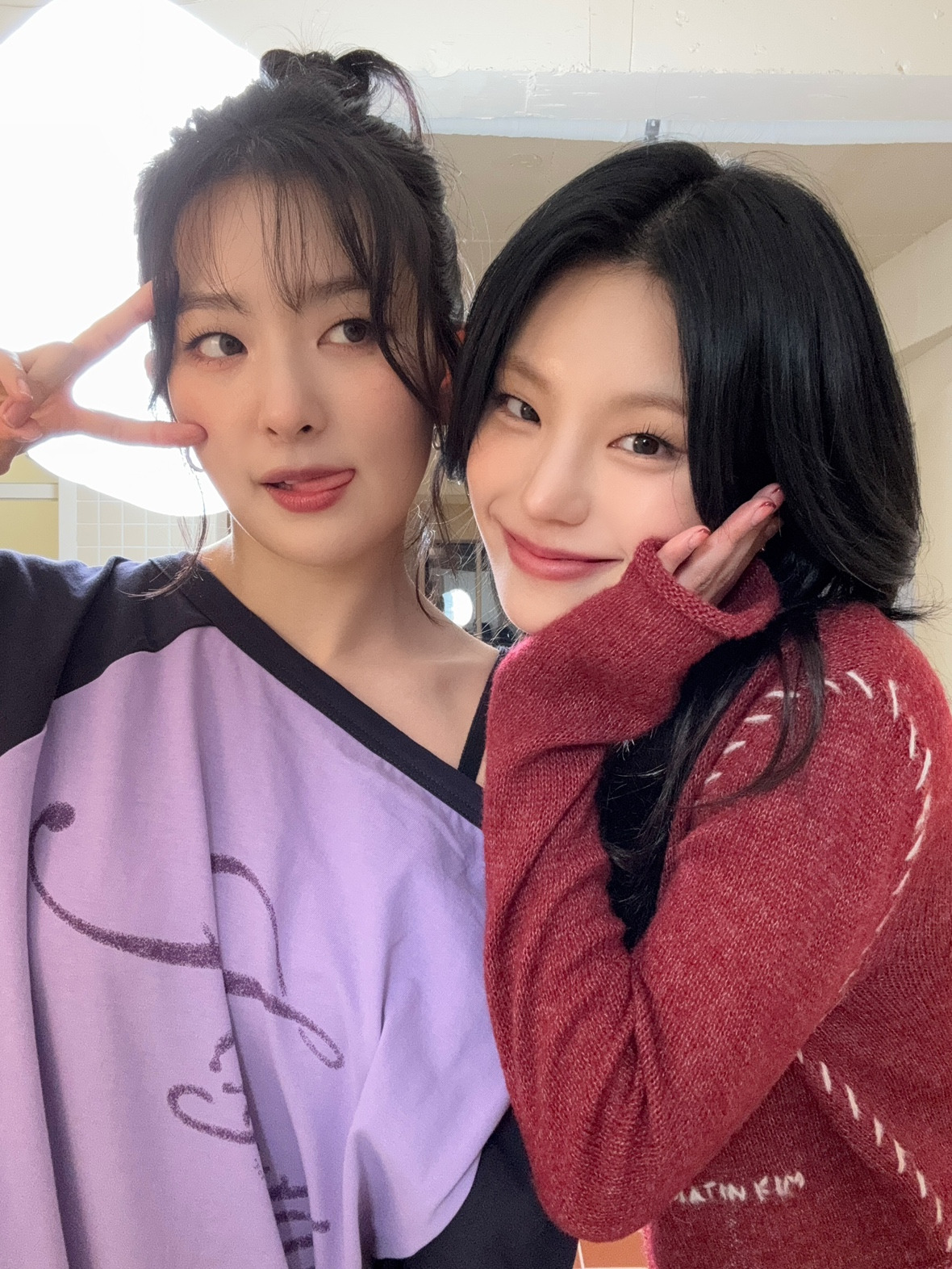 슬기랑 예지 SM이랑 JYP에서 선뻗기 기초루틴 배운거 보여주는데.twt | 인스티즈