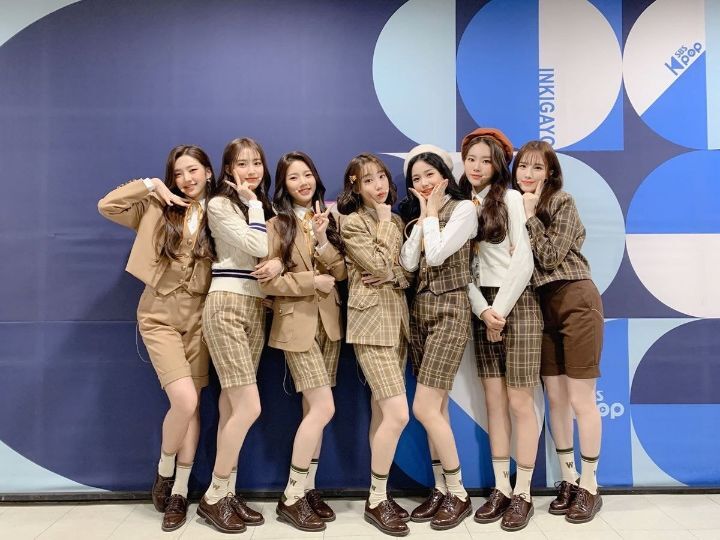 무대의상으로 하의를 바지만 입히는 신인여돌 코디 | 인스티즈