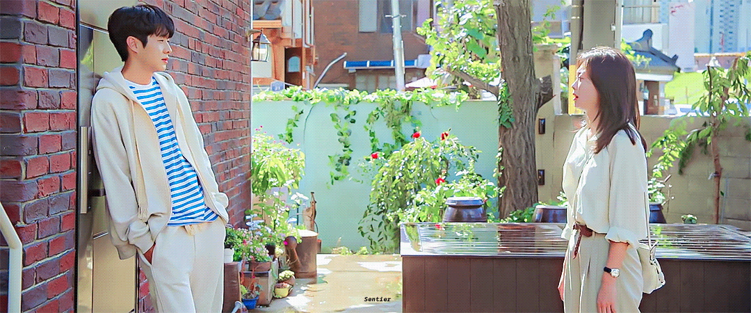 그 해 우리는에서 거의 매회 센스 있다고 언급 많은 교복~캠퍼스~오피스를 넘나드는 최우식X김다미 사계절 시밀러 룩.gifs | 인스티즈