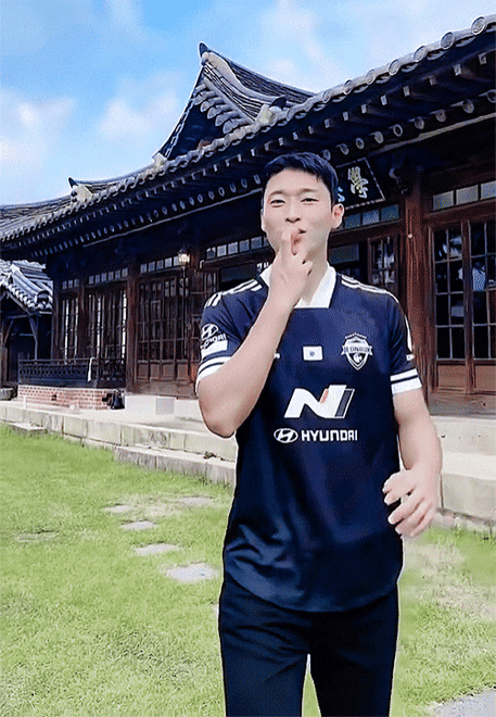취향 갈린다는 조규성 짧은머리 vs 긴머리.gif | 인스티즈