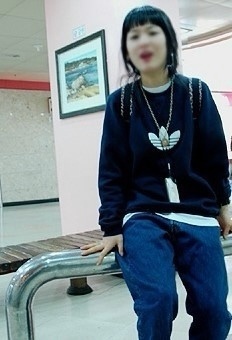05년생 아이돌이 엄마한테 물려받은 빈티지 가방 (*8~90년대생 충격주의) | 인스티즈