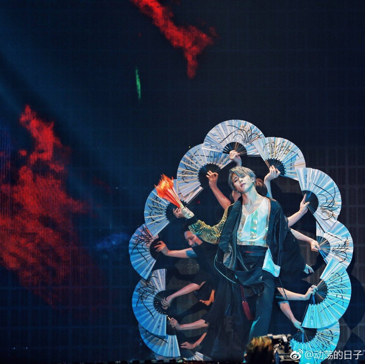 방탄팬들이 투표하면 거의 반반으로 나뉜다는 레전드 무대 2개 | 인스티즈