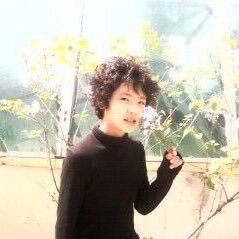 잘생겼다는 소리 많이 듣는 아들이 겉멋 들까봐 어머니가 폭탄머리 시켜버린 남돌 | 인스티즈