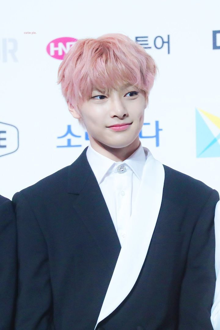 천사가 남긴 실수였나 아니면 진한 키스였나 보조개가 예쁜 남자아이돌 모음 | 인스티즈