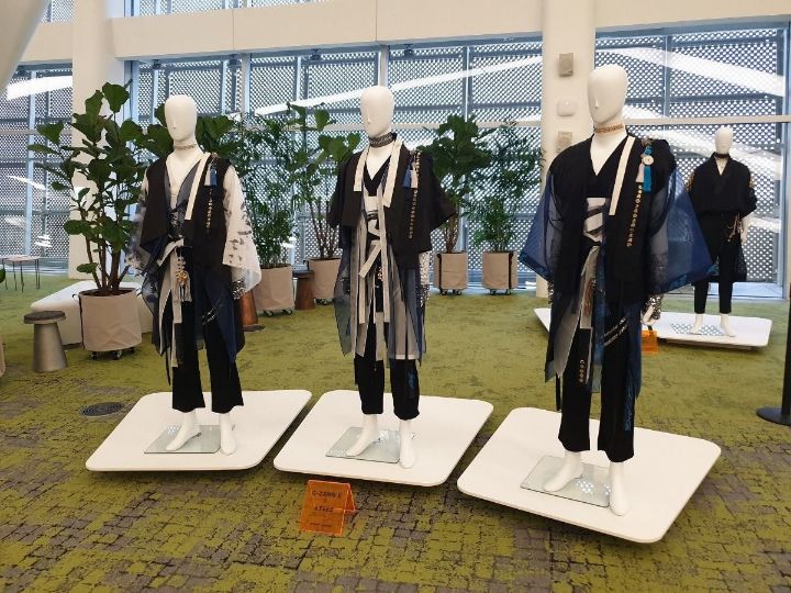 디자이너가 곡 컨셉에 듣고 만들었다는 남돌 한복 의상.jpg | 인스티즈