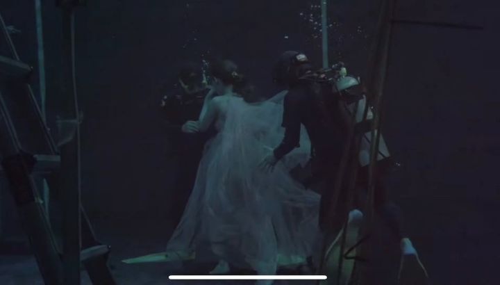 지금 알티타고있는 세계관 찍겠다고 대역없이 수중촬영 해낸 에스파 카리나 | 인스티즈