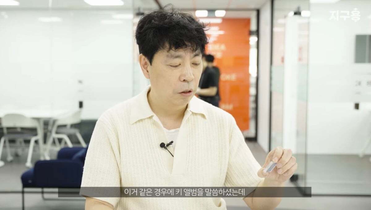 PVC 코팅이 사라지는 듯한 앨범 산업 (포토카드) | 인스티즈
