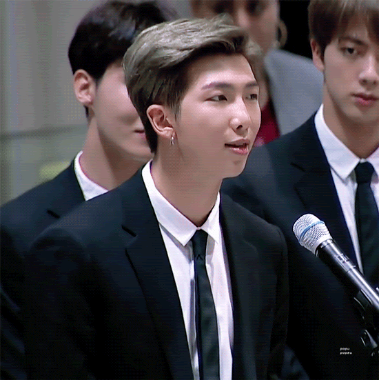 도대체 컵라면 하나 해먹는게 이렇게까지 힘든 일인가 싶은 방탄 알엠... | 인스티즈