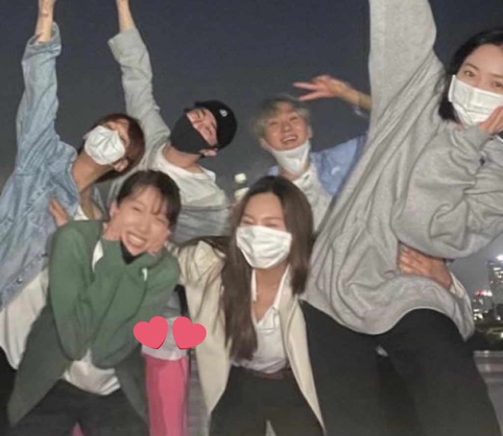 팬들이 최근 문빈에게 궁금한 2가지 질문 | 인스티즈