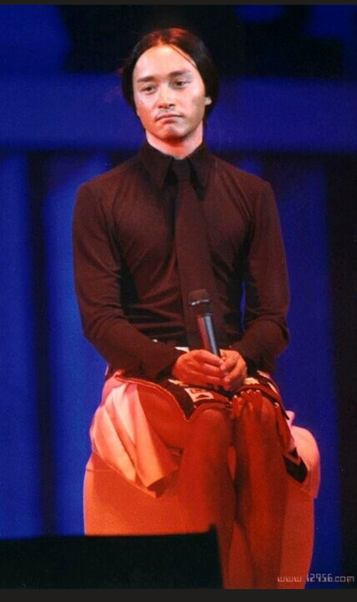 진정한 예술가는 남성성과 여성성을 모두 표현할 수 있어야 한다. 예술은 남성도 여성도 아니기 때문이다 | 인스티즈