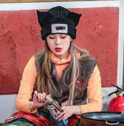 요즘 아이돌들 사이에서 핫한 것 같은 아이템.jpg | 인스티즈