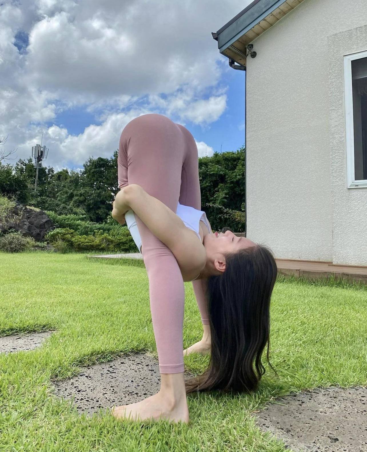 자기 엉덩이 보는 법 | 인스티즈