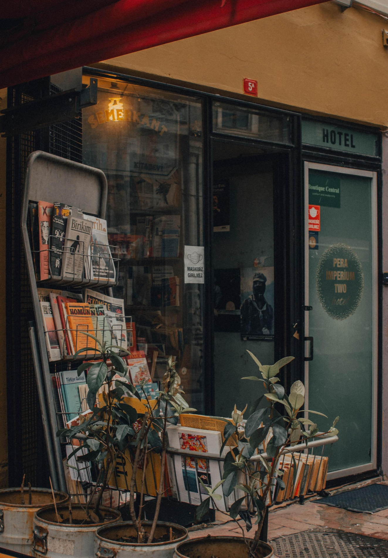 [🌜푸른밤종현입니다] 물리적인 것들은 우리의 공간에 아무런 상관이 없었다 | 인스티즈