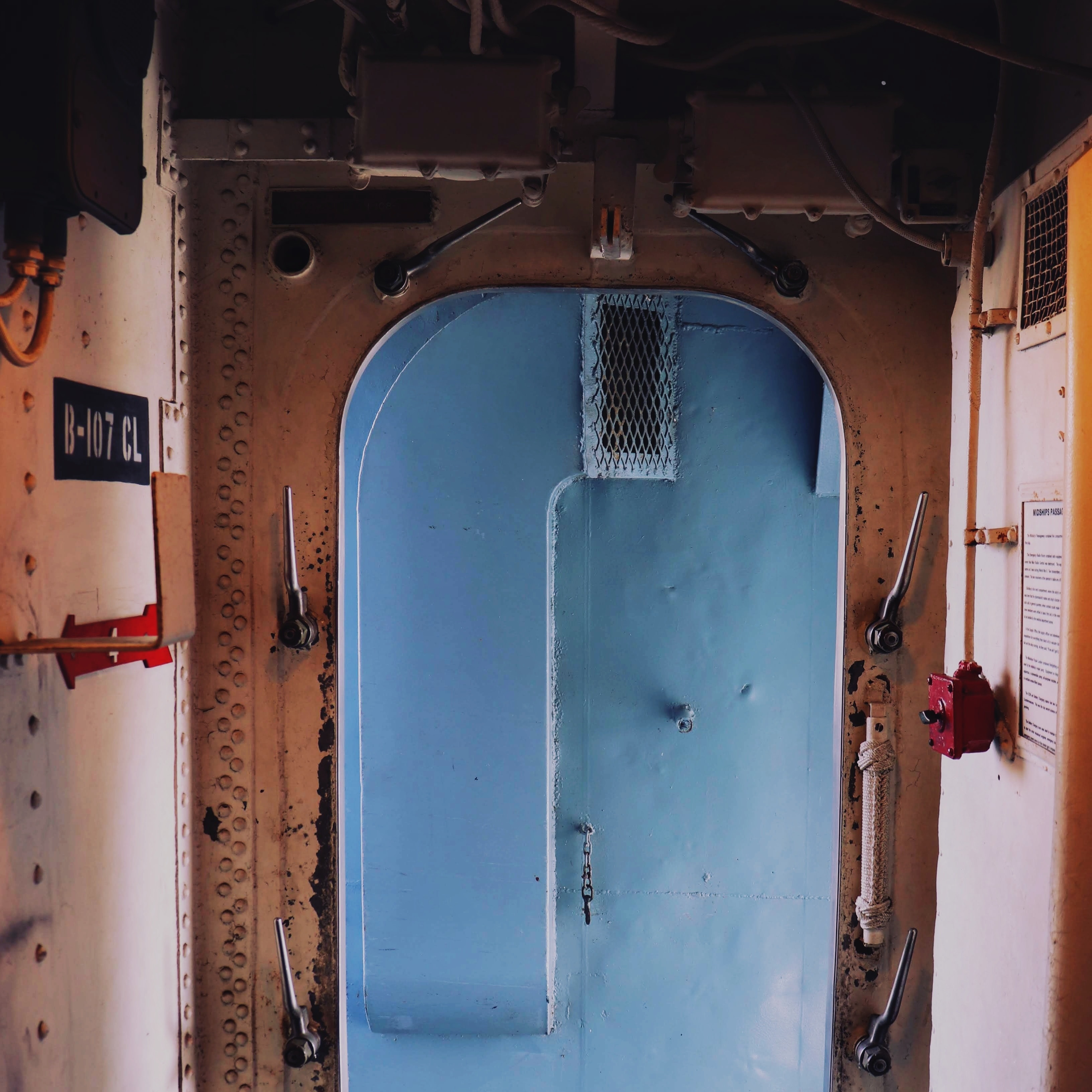 공포게임 속에 들어와버린 당신, 배 안에서 탈출할 수 있을까요?(무서운이미지 없음!) | 인스티즈