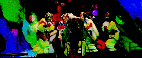 방탄팬들이 투표하면 거의 반반으로 나뉜다는 레전드 무대 2개 | 인스티즈