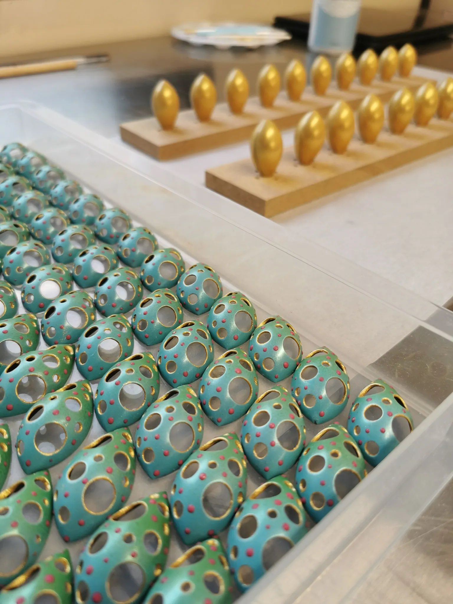 웡카 촬영 때 사용된 실제 초콜릿들을 만든 쇼콜라티에분이 올려주신 웡카 초콜릿 사진들.twt | 인스티즈