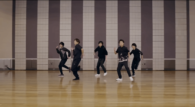 K-POP을 능가하겠다는 일본 장수 아이돌 아라시 춤과 한국 장수 아이돌 춤.gif | 인스티즈