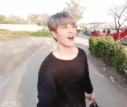 오늘은 음방 촬영날. 복도에서 현아! 하고 불렀을 때 돌아보는 남녀아이돌 현이들 모음 | 인스티즈