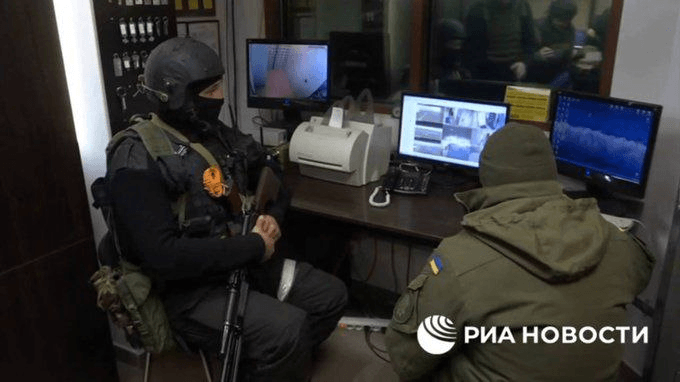 러시아군과 우크라이나 주방위군이 함께 체르노빌 관리하는 중 | 인스티즈