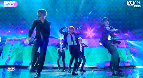 방탄팬들이 투표하면 거의 반반으로 나뉜다는 레전드 무대 2개 | 인스티즈