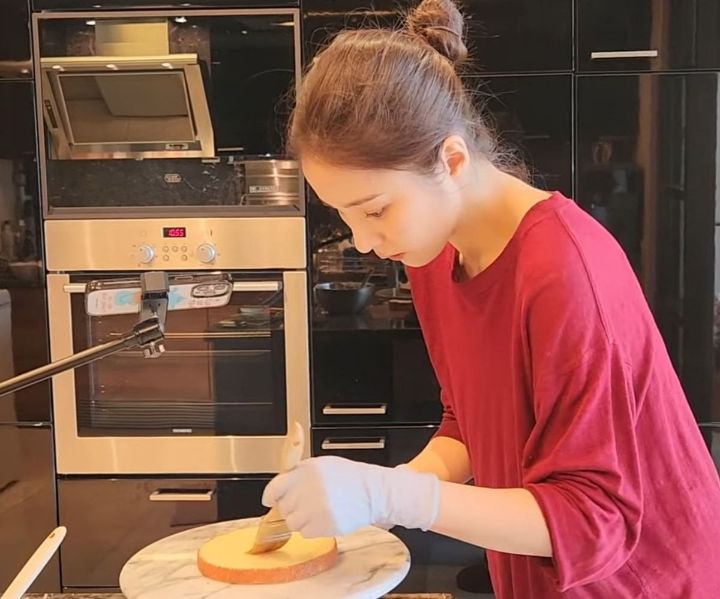 신세경이 크리스마스 기념으로 만든 케이크 | 인스티즈