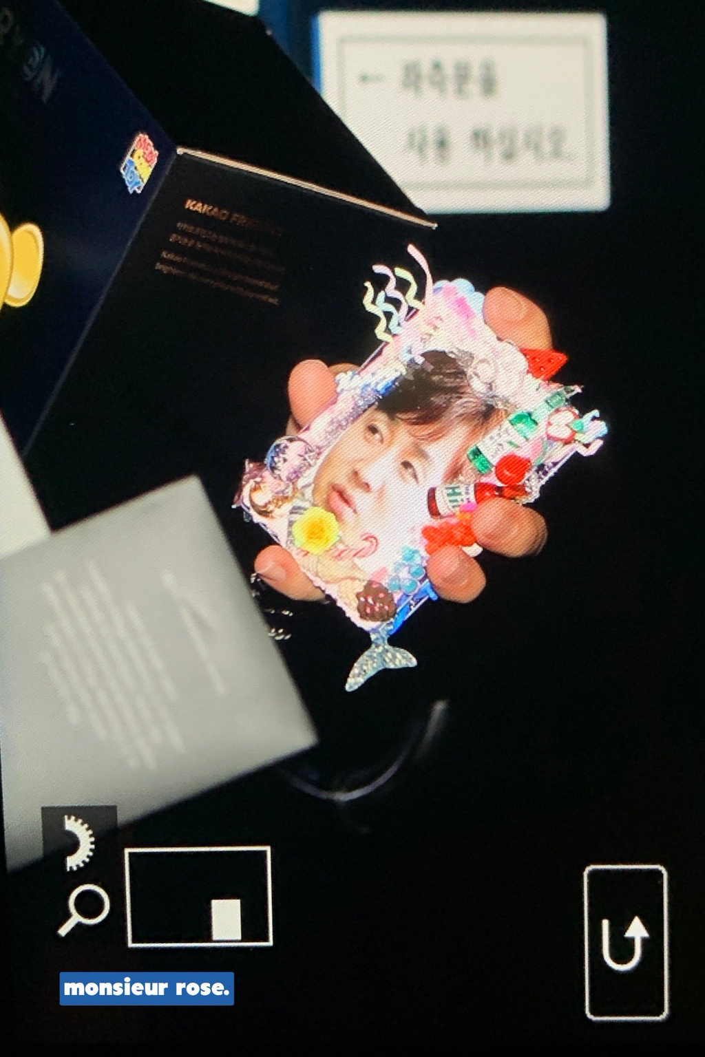 소속사 사장 사진 탑꾸해서 들고 다니는 아이돌 | 인스티즈