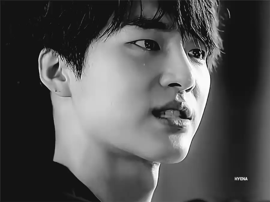 울고 싶을 땐 울어도 된다고 웃고 싶지 않을땐 웃지 않아도 된다고 말해주는 로시의 노래 stars | 인스티즈