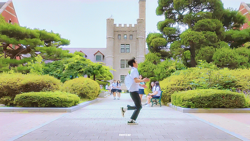 그 해 우리는에서 거의 매회 센스 있다고 언급 많은 교복~캠퍼스~오피스를 넘나드는 최우식X김다미 사계절 시밀러 룩.gifs | 인스티즈