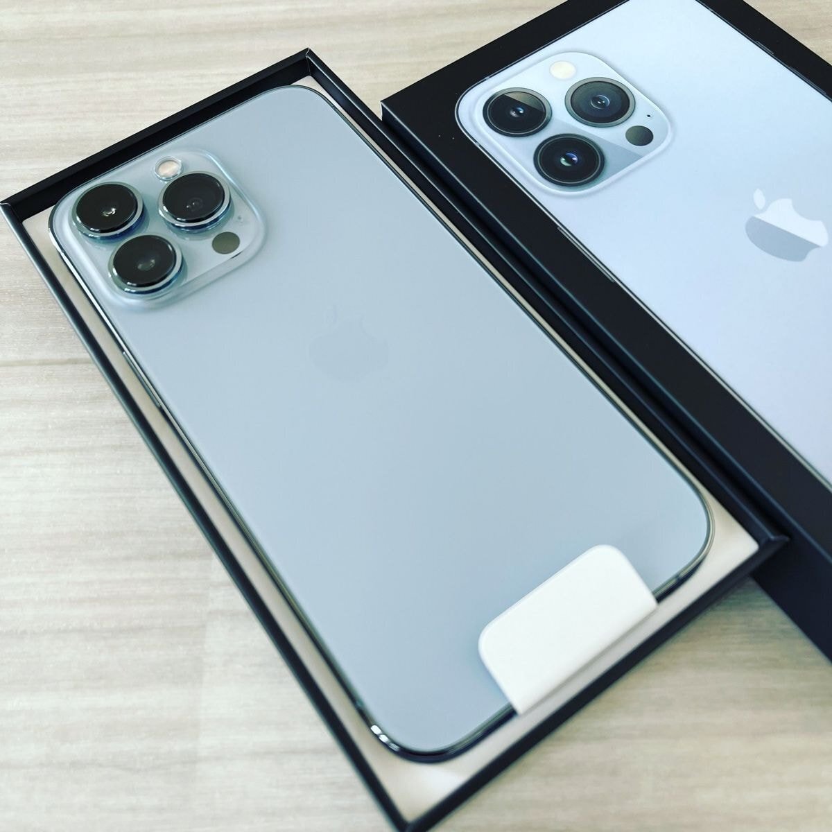 실물인증 뜨는중인 아이폰13 (시에라블루만 가져옴) | 인스티즈