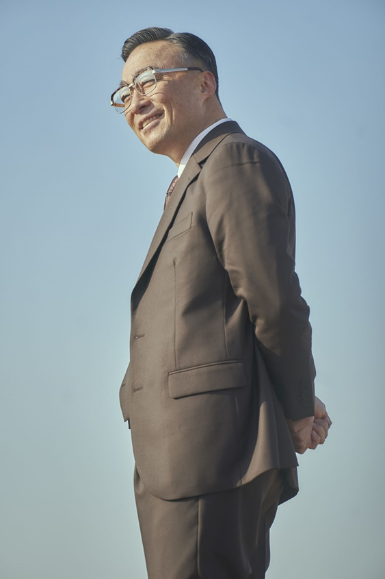 '재벌집' 이성민 "뜨거운 반응, 두려웠다..송중기와 작업 행복" | 인스티즈