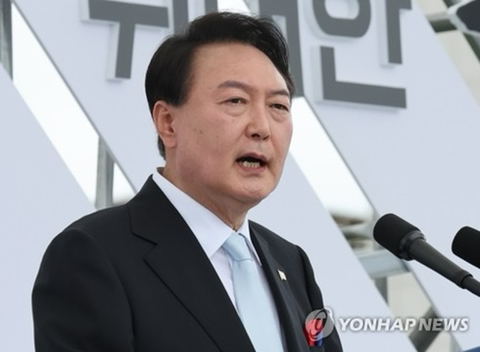 [속보] 尹"일본, 자유 위협 도전에 맞서 힘 합쳐 나아가야 하는 이웃" | 인스티즈