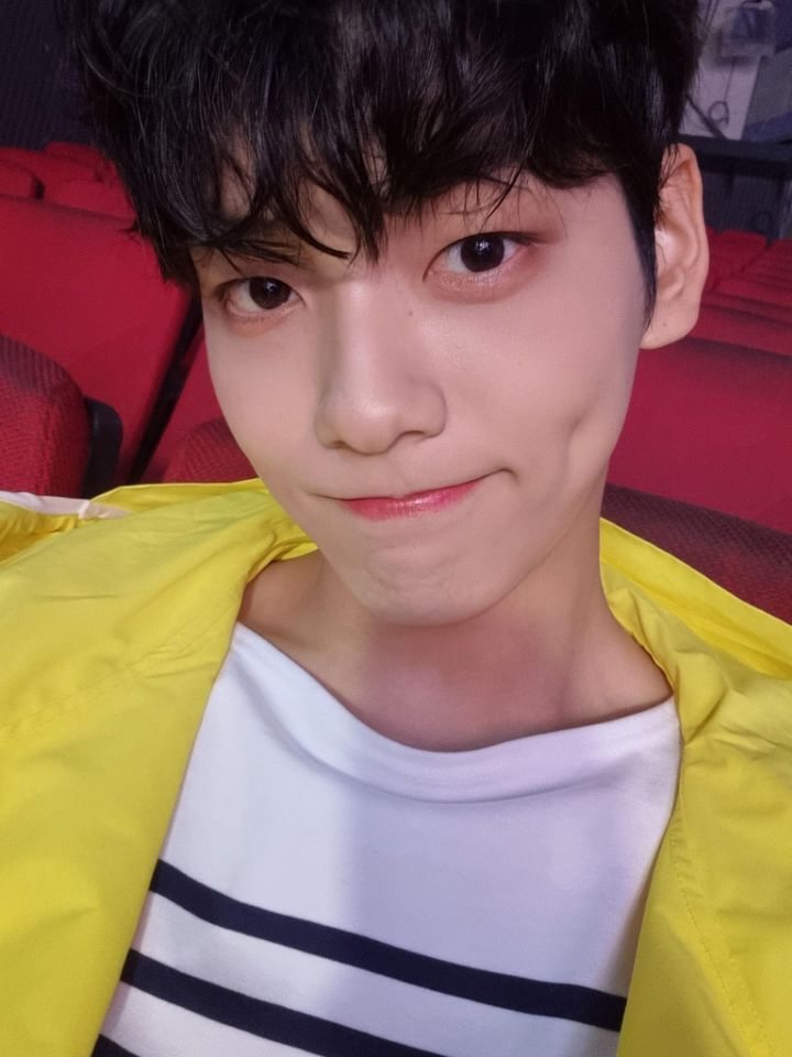 천사가 남긴 실수였나 아니면 진한 키스였나 보조개가 예쁜 남자아이돌 모음 | 인스티즈