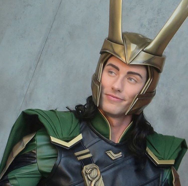 디즈니랜드의 닥터스트레인지 & 로키 | 인스티즈