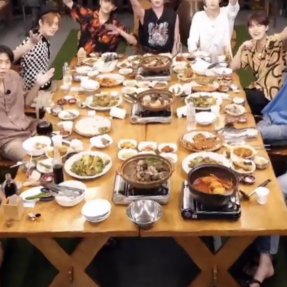 8명이서 마라 엽떡 두개 시키면 남겨서 하나만 시키는 엔시티 127.twt | 인스티즈