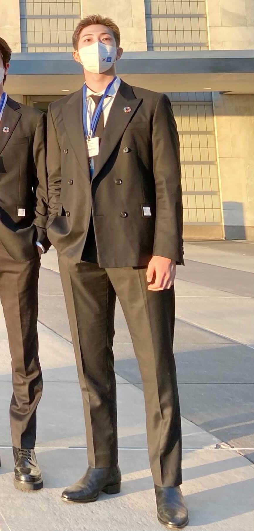 대본 하나 없이 내빈들 앞에서 연설하는 방탄 알엠 | 인스티즈