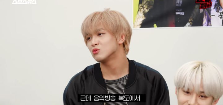 Q. 왜 아이돌들은 의상이 이상한데도 스타일리스트한테 얘기하지 않는 건가요? | 인스티즈