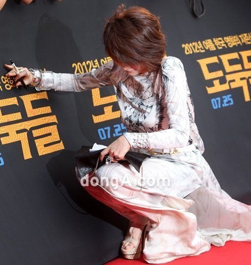 신화에 나오는 여신이 인간 세상에 내려온 거 아니냐며 얘기 나왔던 .... | 인스티즈