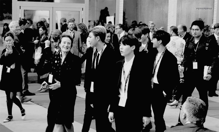 도대체 컵라면 하나 해먹는게 이렇게까지 힘든 일인가 싶은 방탄 알엠... | 인스티즈