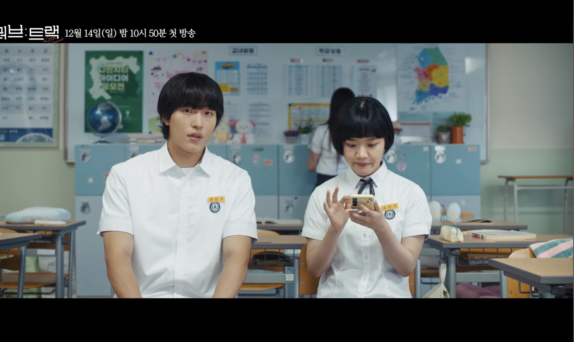 오랜만에 차기작 3개 거의 동시에 나오는 배우.jpg | 인스티즈