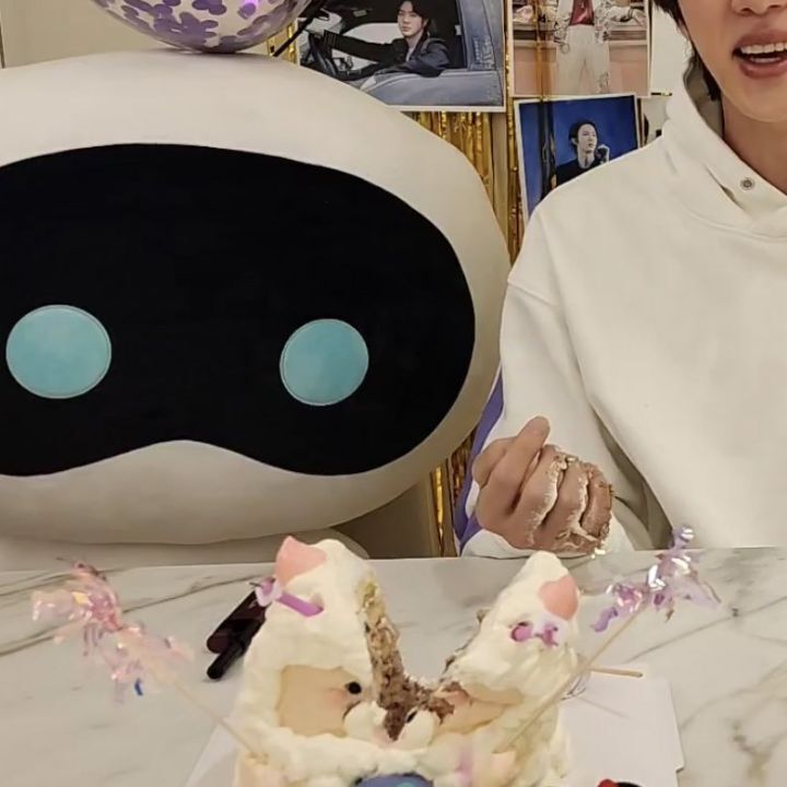 생일케이크 ..손날컷팅식 하는 아이돌 | 인스티즈
