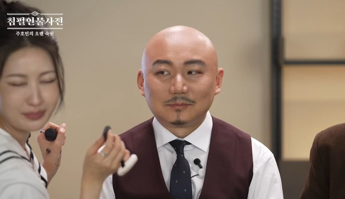 침착맨 메이크업 해줫는데 박상민 되서 이사배도 웃참 중.twt | 인스티즈