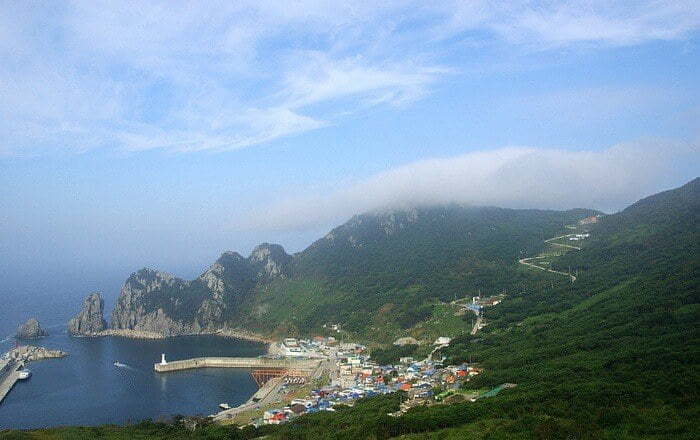 6.25 전쟁 일어난 것도 몰랐다는 섬.jpg | 인스티즈