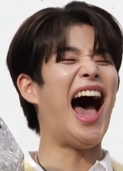 냅다 똥먹는 아이돌.gif | 인스티즈