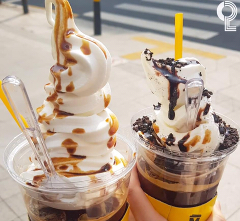 뚜껑을 뒤집어 아이스크림 듬뿍 올려주는 메가커피 메뉴.jpg | 인스티즈