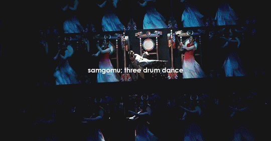 방탄팬들이 투표하면 거의 반반으로 나뉜다는 레전드 무대 2개 | 인스티즈