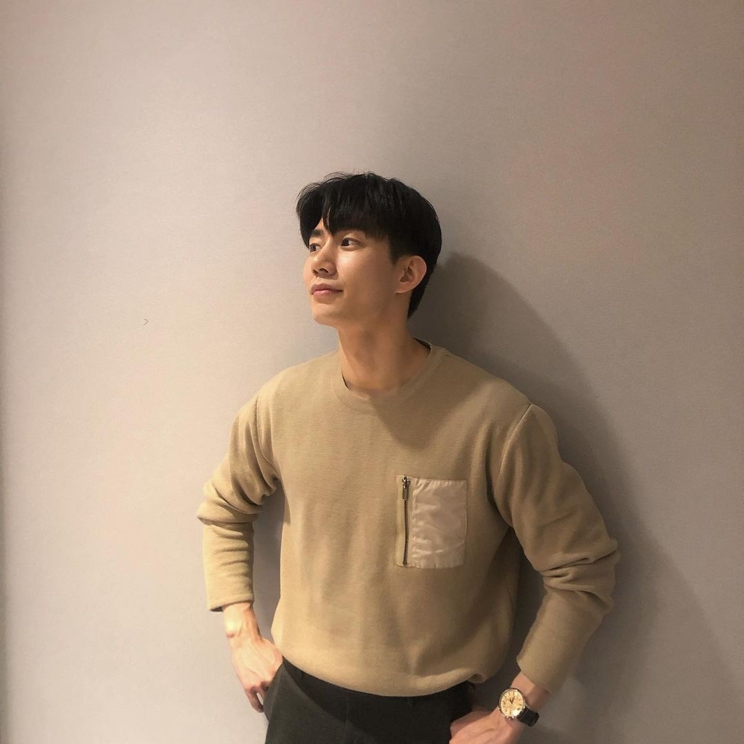 숏컷이나 투블럭 하고 싶어서 남자 연예인 사진 좀 저장하고 싶은데 그때마다 방석이들 키알을 잡을 수는 없잖아 | 인스티즈