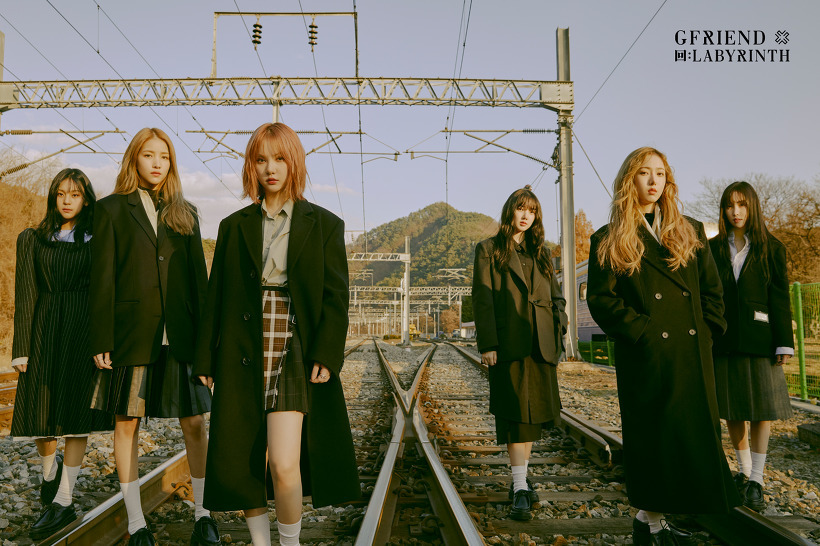 하이브가 손대기 전 마지막으로 걸그룹 '여자친구' 특유의 그룹색이 돋보였던 타이틀곡.twt | 인스티즈